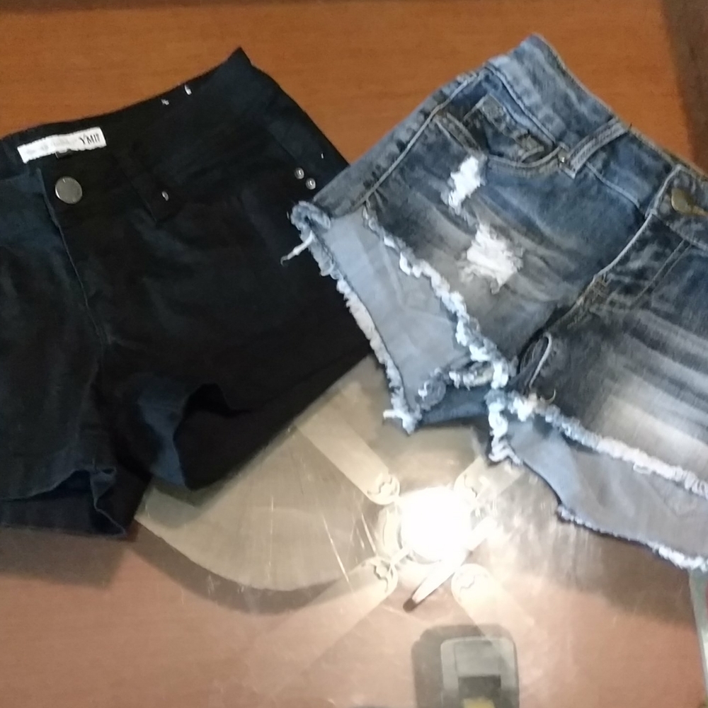 2 pairs of shorts